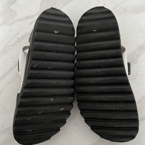 Vintage Chanel Dad Sandals - Picture 6 of 6